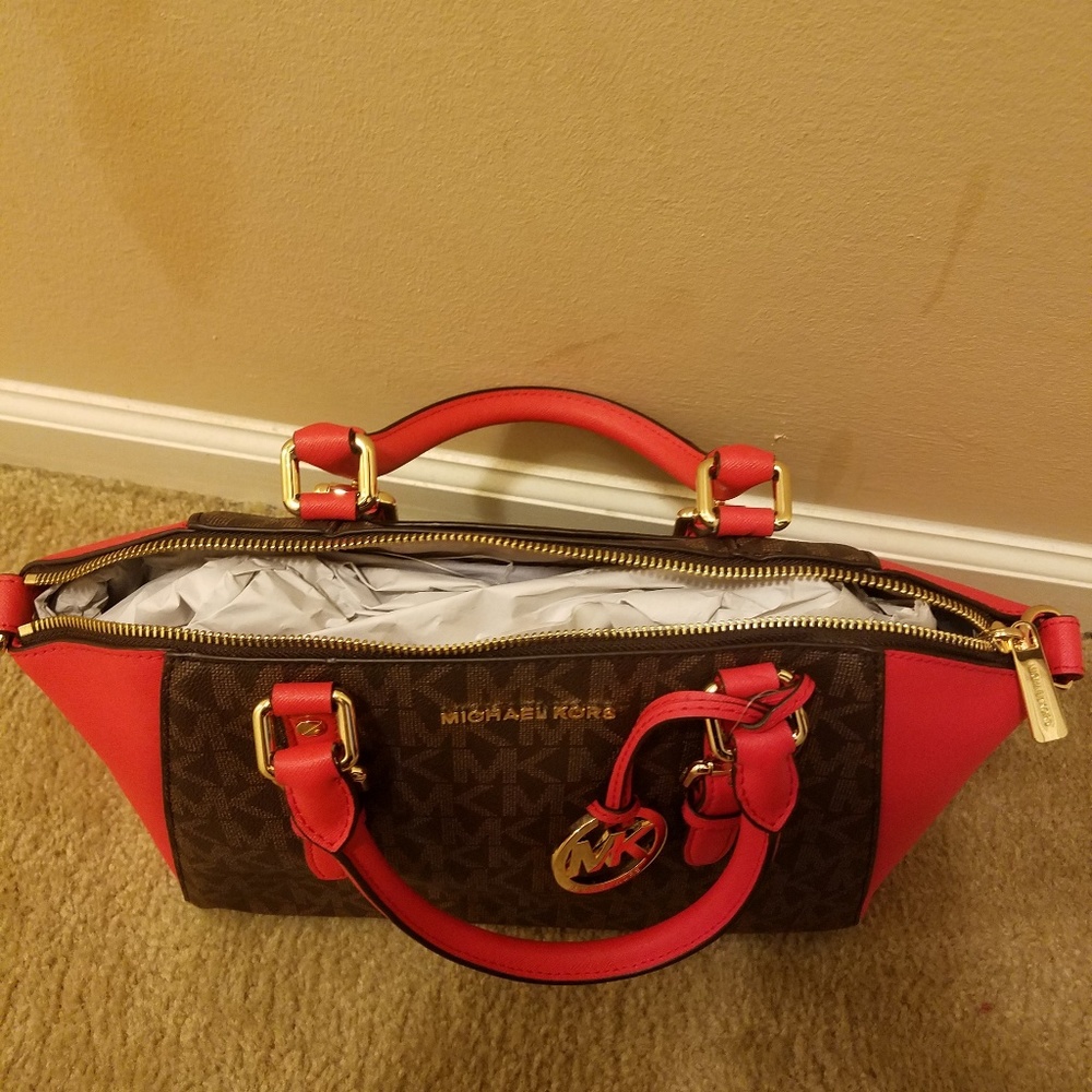 Michael Kors Handbag - Picture 4 of 4